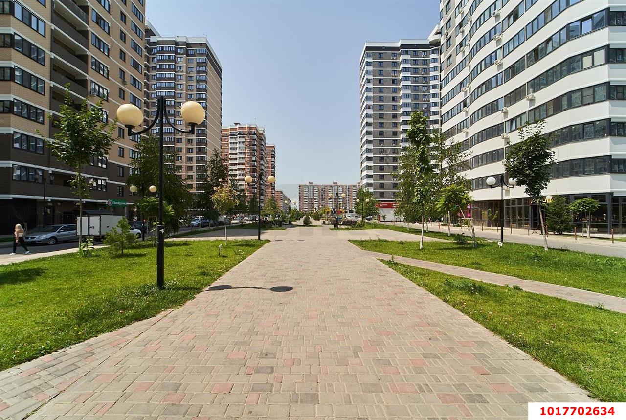 Фото №15: 1-комнатная квартира <span class="whitespace-nowrap">40 м²</span>, <span class="whitespace-nowrap">8/19 эт.</span> - Краснодар, Прикубанский внутригородской округ, Россинского, мкр. жилой комплекс Дружный-2, б-р Адмиралтейский, 3к3