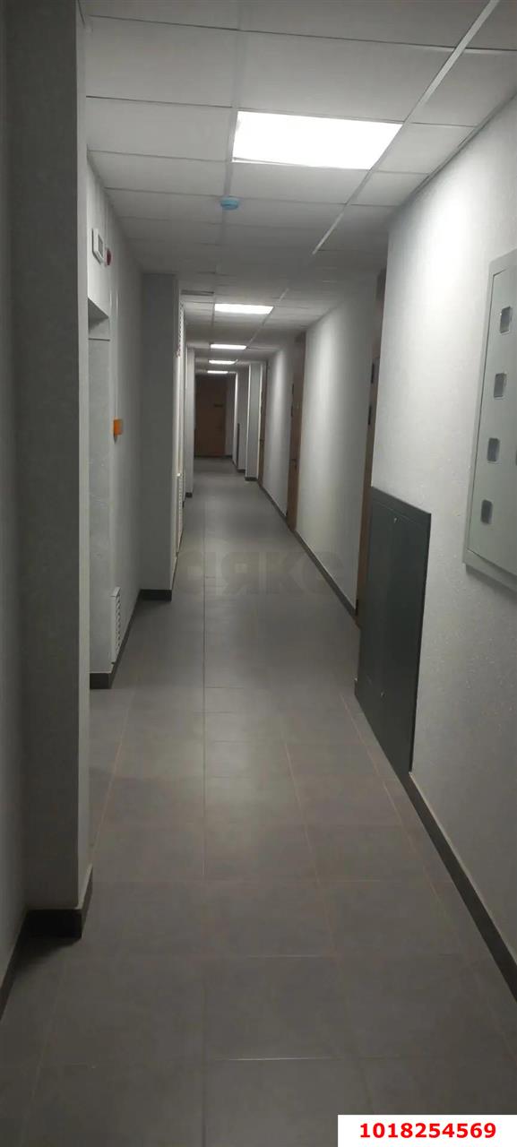 Фото №4: 1-комнатная квартира <span class="whitespace-nowrap">39 м²</span>, <span class="whitespace-nowrap">5/18 эт.</span> - Краснодар, Прикубанский внутригородской округ, мкр. Образцово, ул. Адмирала Макарова, 5/1