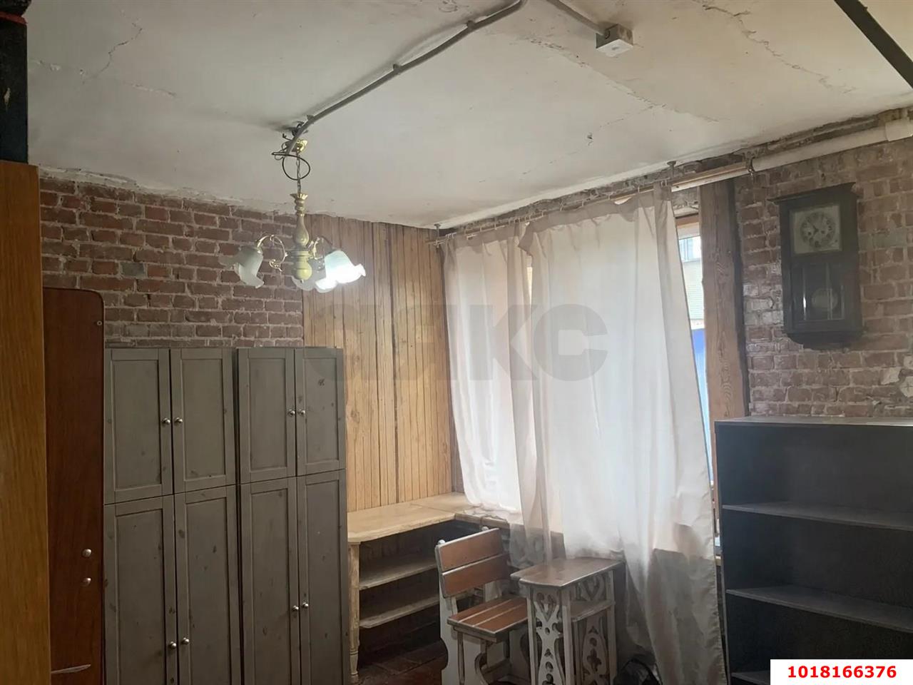 Фото №5: 4-комнатная квартира <span class="whitespace-nowrap">96 м²</span>, <span class="whitespace-nowrap">3/3 эт.</span> - Краснодар, Центральный внутригородской округ, Покровка, мкр. Центральный, ул. Щорса, 7