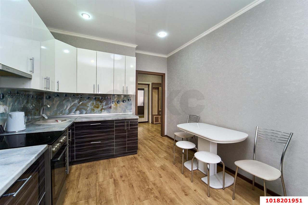Фото №3: 1-комнатная квартира <span class="whitespace-nowrap">44 м²</span>, <span class="whitespace-nowrap">4/19 эт.</span> - Краснодар, Прикубанский внутригородской округ, ЖК Губернский, мкр. 1-й квартал, ул. Домбайская, 63