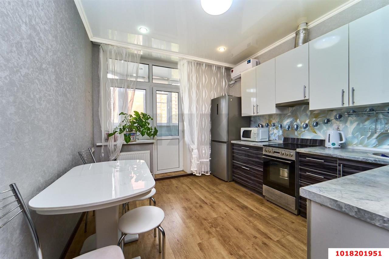 Фото №2: 1-комнатная квартира <span class="whitespace-nowrap">44 м²</span>, <span class="whitespace-nowrap">4/19 эт.</span> - Краснодар, Прикубанский внутригородской округ, ЖК Губернский, мкр. 1-й квартал, ул. Домбайская, 63