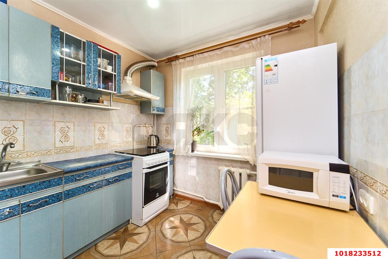 Фото №3: 3-комнатная квартира <span class="whitespace-nowrap">59 м²</span>, <span class="whitespace-nowrap">5/5 эт.</span> - Краснодар, Карасунский внутригородской округ, мкр. Гидростроителей, ул. имени Дмитрия Благоева, 2