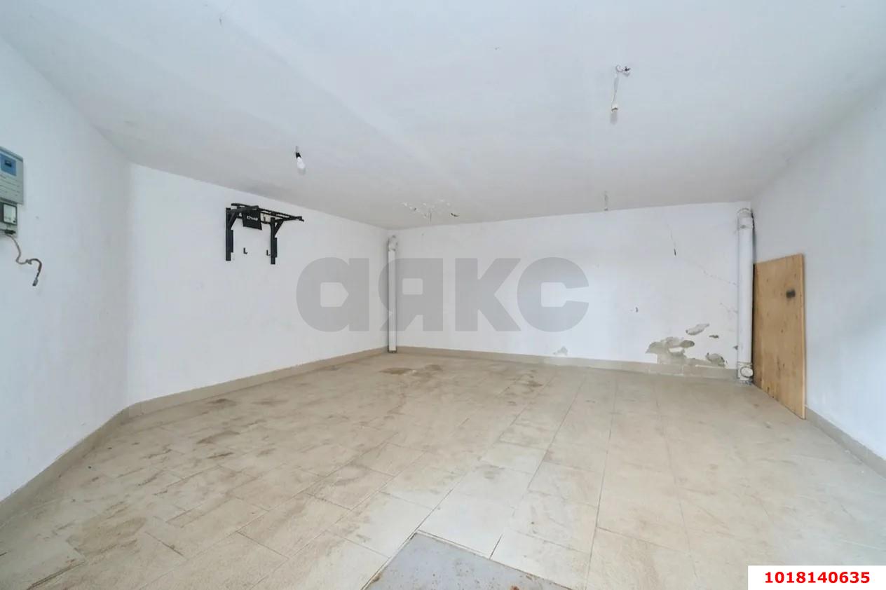 Фото №24: 4-комнатная квартира <span class="whitespace-nowrap">134 м²</span>, <span class="whitespace-nowrap">2/6 эт.</span> - Краснодар, Карасунский внутригородской округ, мкр. Черёмушки, ул. Селезнёва, 212