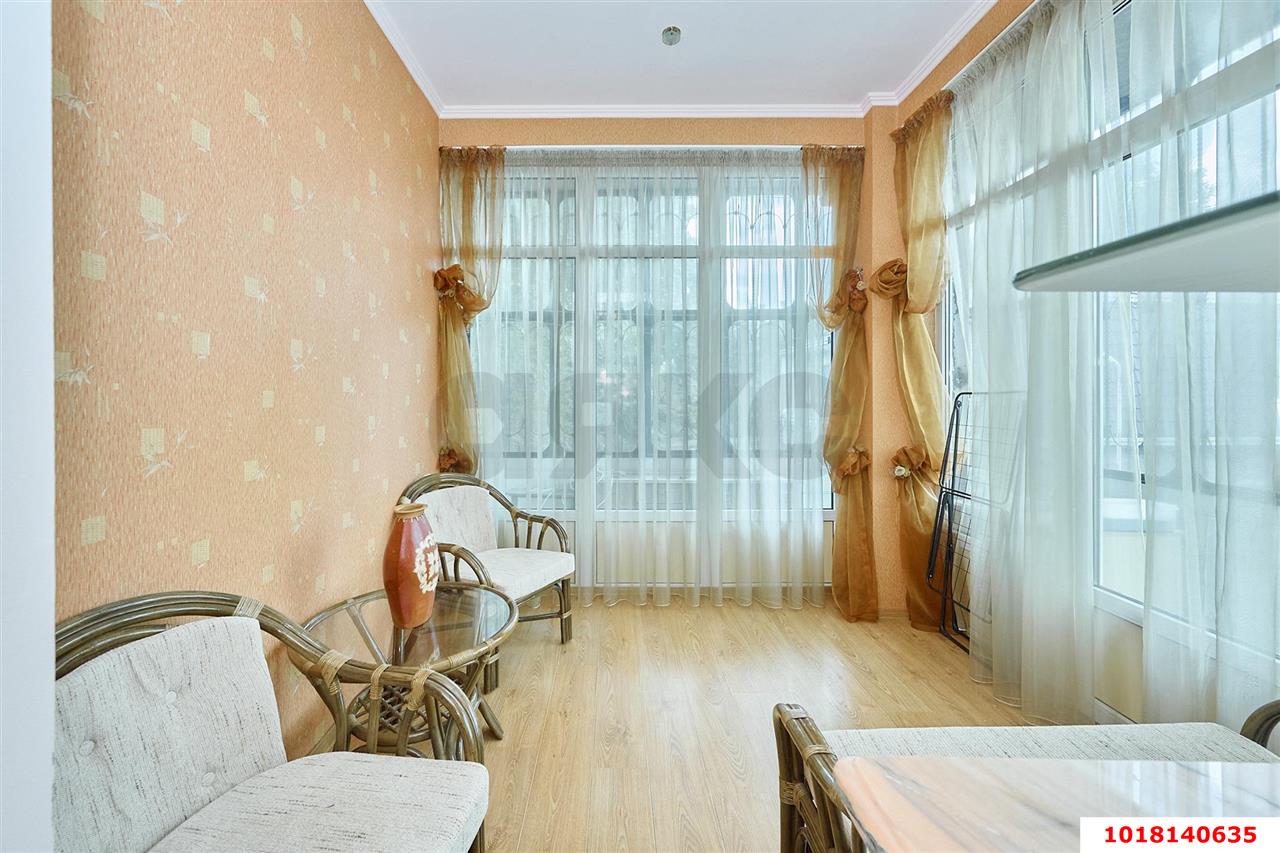 Фото №12: 4-комнатная квартира <span class="whitespace-nowrap">134 м²</span>, <span class="whitespace-nowrap">2/6 эт.</span> - Краснодар, Карасунский внутригородской округ, мкр. Черёмушки, ул. Селезнёва, 212