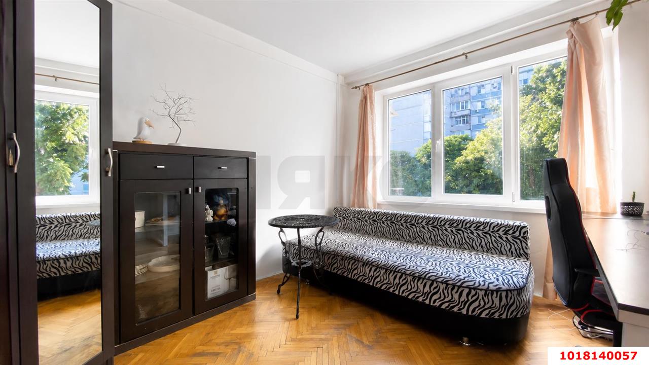 Фото №3: 2-комнатная квартира <span class="whitespace-nowrap">50 м²</span>, <span class="whitespace-nowrap">3/9 эт.</span> - Краснодар, Прикубанский внутригородской округ, мкр. Юбилейный, ул. имени Калинина, 13к48