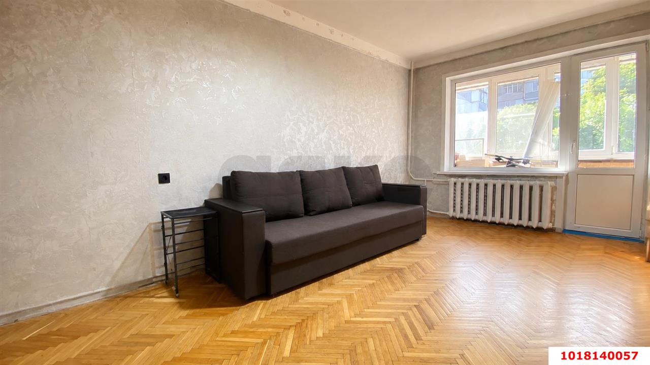 Фото №1: 2-комнатная квартира <span class="whitespace-nowrap">50 м²</span>, <span class="whitespace-nowrap">3/9 эт.</span> - Краснодар, Прикубанский внутригородской округ, мкр. Юбилейный, ул. имени Калинина, 13к48