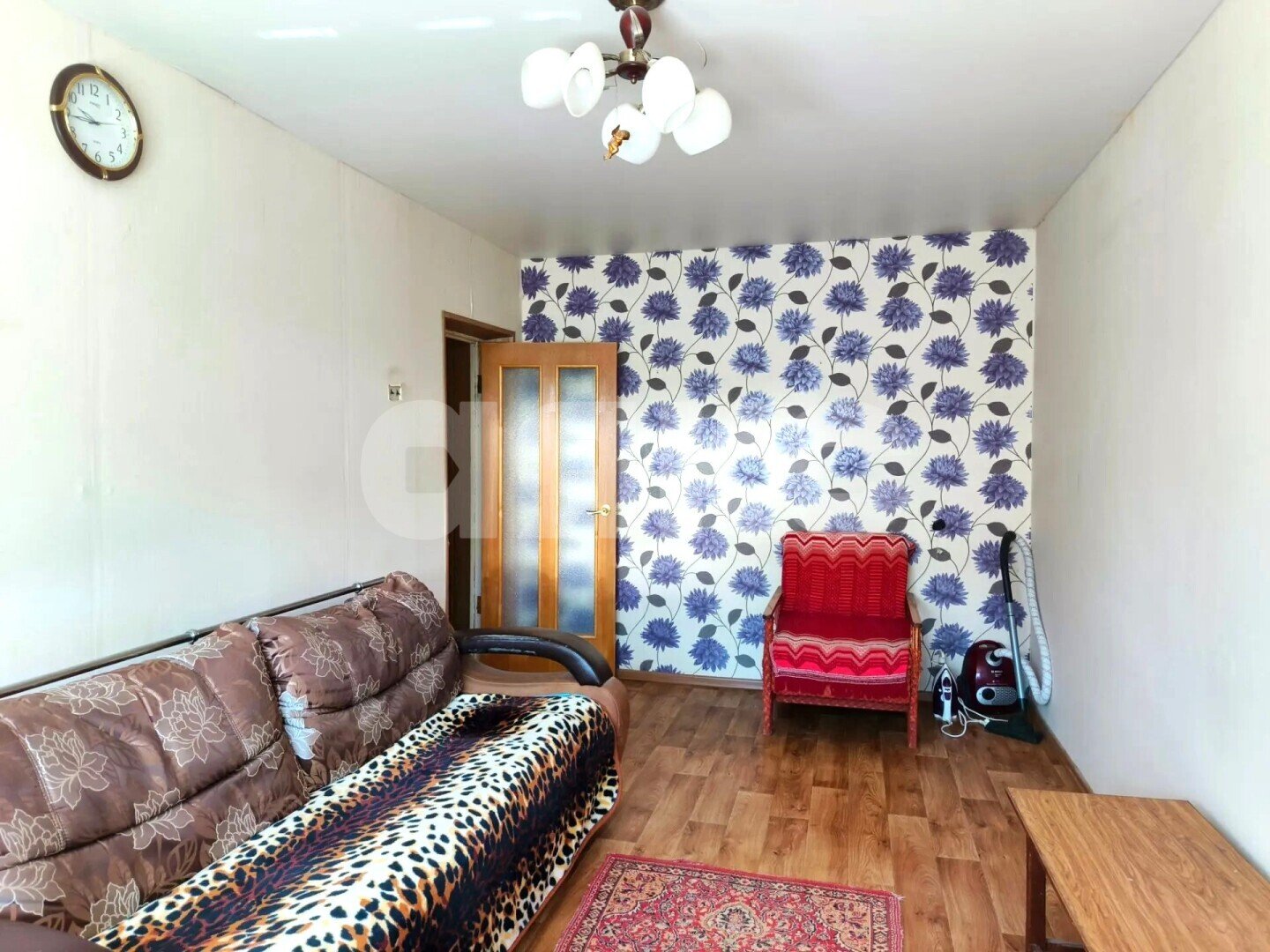 Фото №3: 2-комнатная квартира <span class="whitespace-nowrap">43 м²</span>, <span class="whitespace-nowrap">1/5 эт.</span> - Волгоград, Ворошиловский, мкр. 204-й, ул. Комитетская, 42