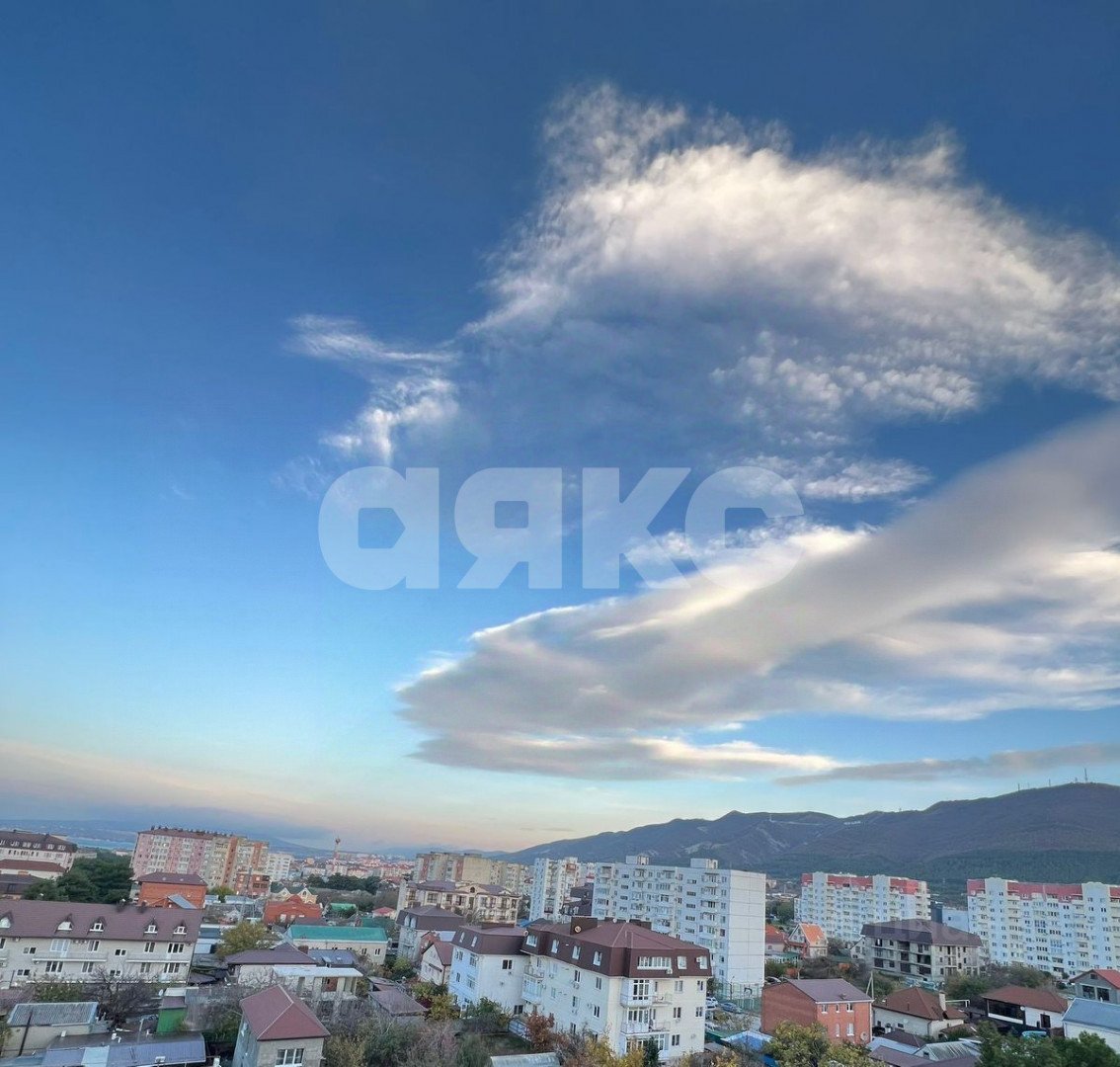 Фото №7: 2-комнатная квартира <span class="whitespace-nowrap">65 м²</span>, <span class="whitespace-nowrap">7/9 эт.</span> - Геленджик, квартал Южный, мкр. Южный, ул. Маяковского, 2