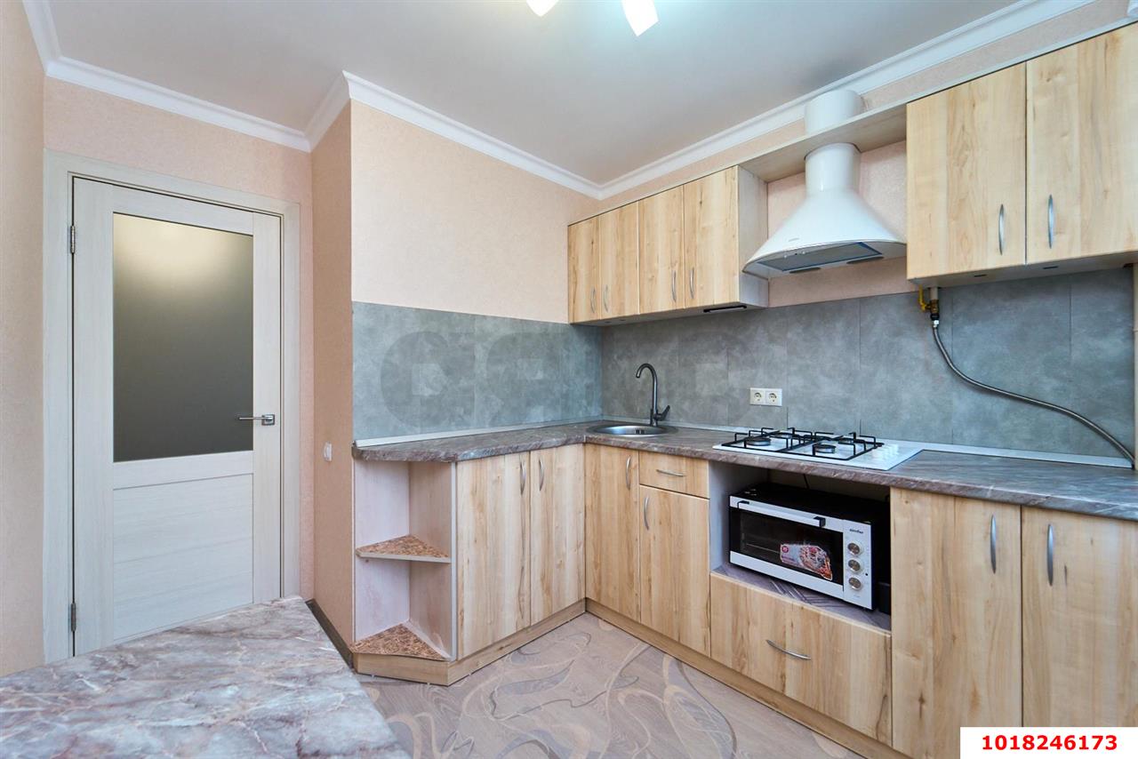 Фото №2: 2-комнатная квартира <span class="whitespace-nowrap">44 м²</span>, <span class="whitespace-nowrap">4/9 эт.</span> - Краснодар, Западный внутригородской округ, мкр. Центральный, ул. Красная, 29