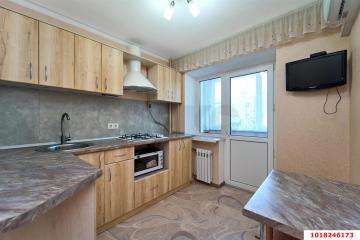 Фото №1: 2-комнатная квартира <span class="whitespace-nowrap">44 м²</span>, <span class="whitespace-nowrap">4/9 эт.</span> - Краснодар, мкр. Центральный, ул. Красная, 29