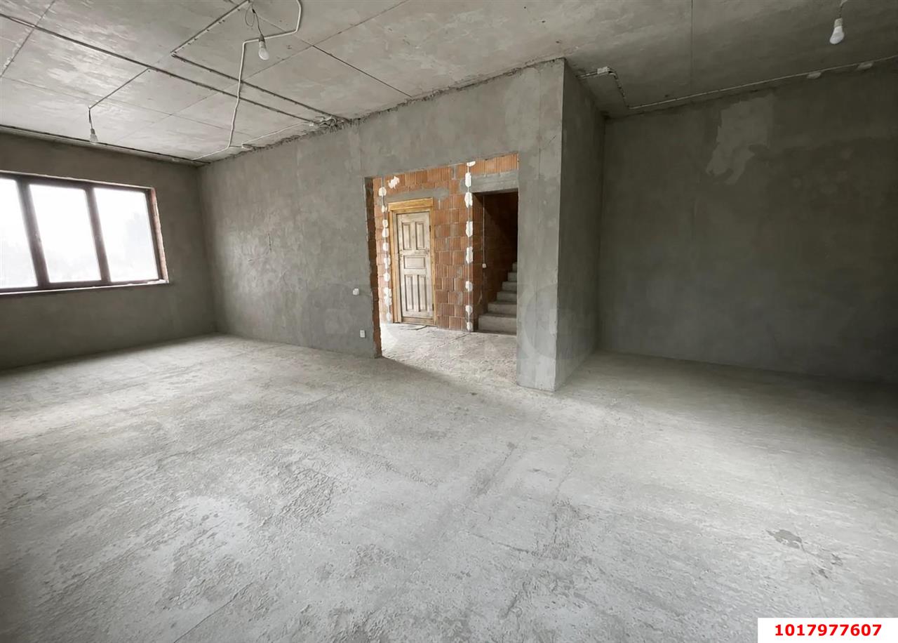 Фото №10: Дом <span class="whitespace-nowrap">240 м²</span> <span class="whitespace-nowrap">+ 6 сот.</span>, <span class="whitespace-nowrap">2 эт.</span> - Краснодар, Прикубанский внутригородской округ, мкр. СНТ Медик, ул. Сиреневая, 17