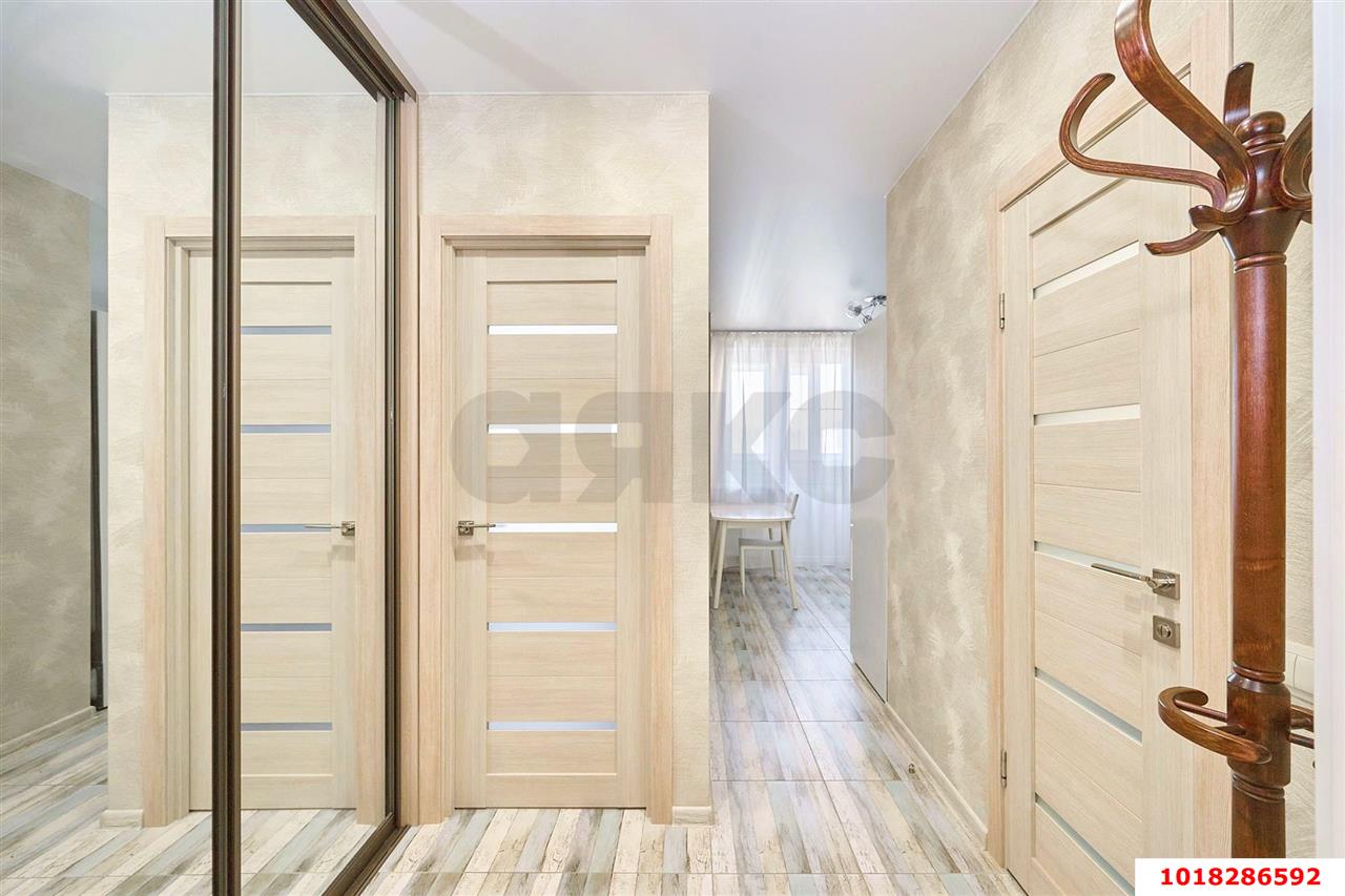 Фото №5: 1-комнатная квартира <span class="whitespace-nowrap">28 м²</span>, <span class="whitespace-nowrap">5/9 эт.</span> - Краснодар, Прикубанский внутригородской округ, мкр. жилой комплекс Спортивная Деревня, ул. Западный Обход, 42/3к1