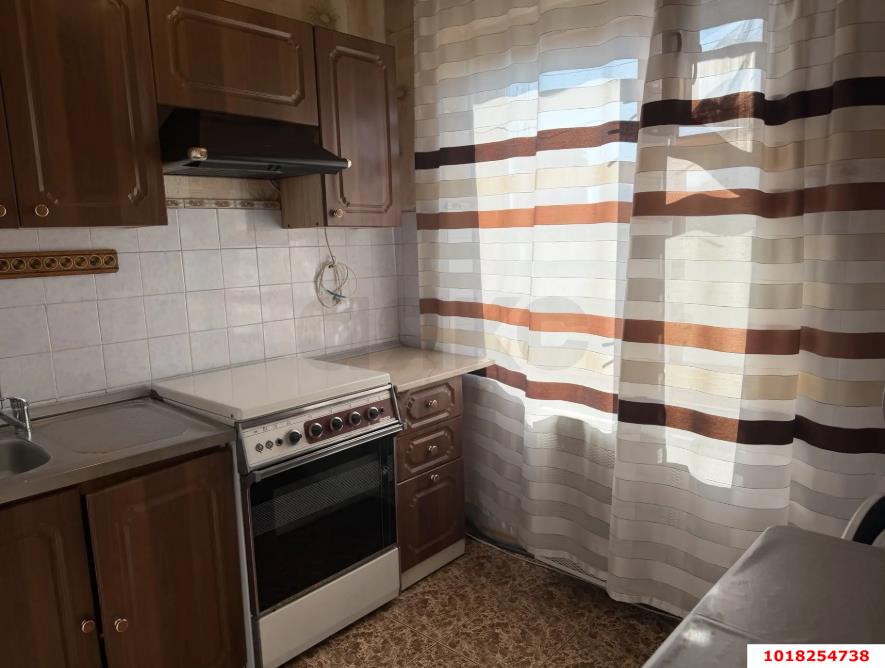 Фото №8: 3-комнатная квартира <span class="whitespace-nowrap">63 м²</span>, <span class="whitespace-nowrap">5/5 эт.</span> - Краснодар, мкр. Западный внутригородской округ, ул. 4-я Линия Нефтяников, 5