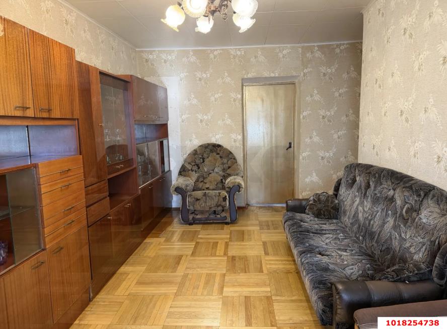 Фото №1: 3-комнатная квартира <span class="whitespace-nowrap">63 м²</span>, <span class="whitespace-nowrap">5/5 эт.</span> - Краснодар, мкр. Западный внутригородской округ, ул. 4-я Линия Нефтяников, 5