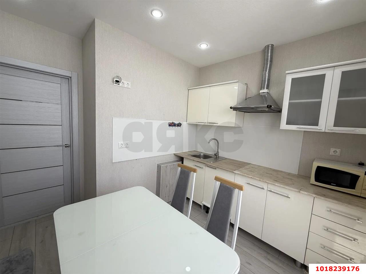 Фото №2: 2-комнатная квартира <span class="whitespace-nowrap">40 м²</span>, <span class="whitespace-nowrap">20/24 эт.</span> - Краснодар, Прикубанский внутригородской округ, мкр. жилой комплекс Свобода, ул. Домбайская, 55к8