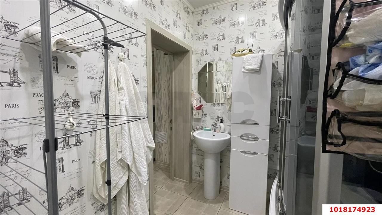 Фото №10: 3-комнатная квартира <span class="whitespace-nowrap">56 м²</span>, <span class="whitespace-nowrap">1/1 эт.</span> - Краснодар, Центральный внутригородской округ, мкр. Черёмушки, ул. Айвазовского, 43
