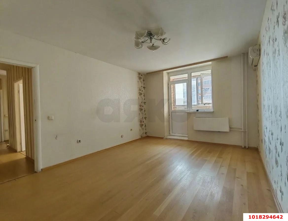 Фото №3: 2-комнатная квартира <span class="whitespace-nowrap">55 м²</span>, <span class="whitespace-nowrap">10/16 эт.</span> - Краснодар, Прикубанский внутригородской округ, мкр. Военный городок № 109, ул. Кореновская, 69