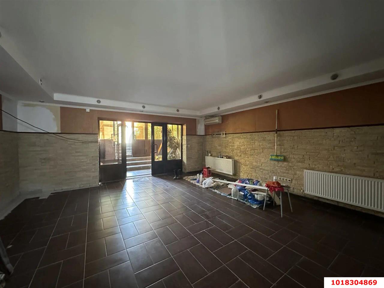 Фото №3: Торговое помещение <span class="whitespace-nowrap">72 м²</span>, <span class="whitespace-nowrap">3 эт.</span> - Краснодар, Карасунский внутригородской округ, мкр. Камвольно-суконный Комбинат, ул. Просторная, 84
