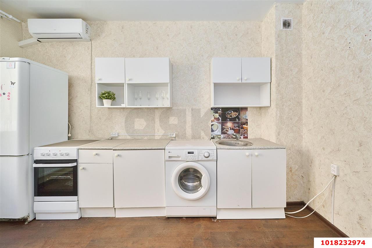 Фото №3: 2-комнатная квартира <span class="whitespace-nowrap">62 м²</span>, <span class="whitespace-nowrap">4/5 эт.</span> - Российский, мкр. Прикубанский внутригородской округ, ул. Атамана Бабыча, 11
