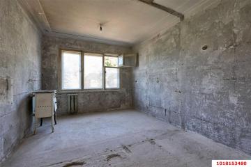 Фото №1: 2-комнатная квартира <span class="whitespace-nowrap">44 м²</span>, <span class="whitespace-nowrap">4/5 эт.</span> - Краснодар, мкр. Фестивальный, ул. Воровского, 227