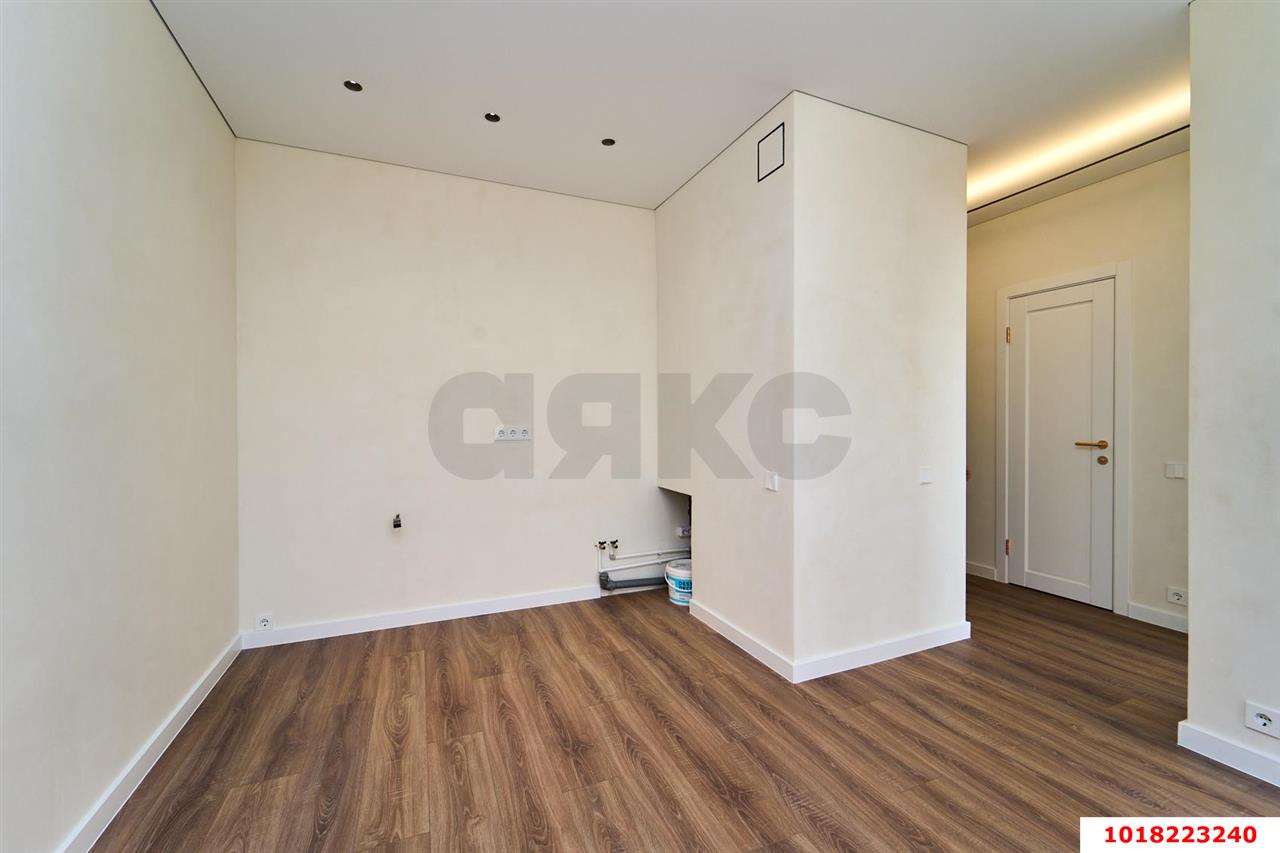 Фото №8: 1-комнатная квартира <span class="whitespace-nowrap">35 м²</span>, <span class="whitespace-nowrap">6/23 эт.</span> - Краснодар, Карасунский внутригородской округ, Камвольно-суконный Комбинат, мкр. ЖК Урал, ул. Уральская, 87/7