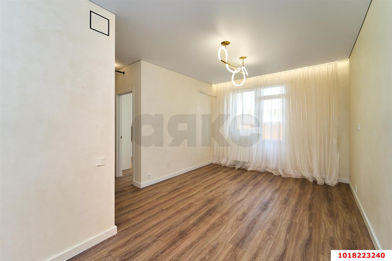 Фото №3: 1-комнатная квартира <span class="whitespace-nowrap">35 м²</span>, <span class="whitespace-nowrap">6/23 эт.</span> - Краснодар, Карасунский внутригородской округ, Камвольно-суконный Комбинат, мкр. ЖК Урал, ул. Уральская, 87/7