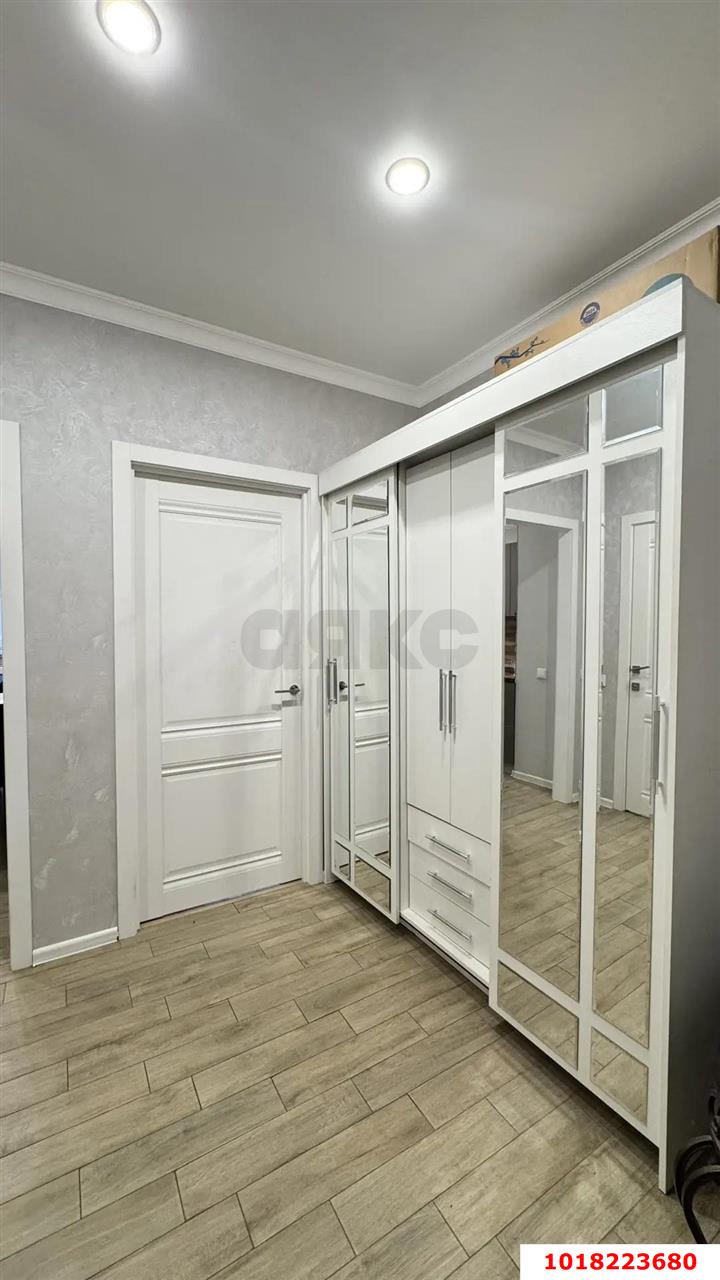 Фото №8: 1-комнатная квартира <span class="whitespace-nowrap">40 м²</span>, <span class="whitespace-nowrap">1/20 эт.</span> - Краснодар, Прикубанский внутригородской округ, Завод Радиоизмерительных Приборов, п. Калинино, ул. Российская, 337