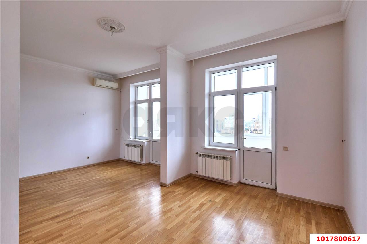 Фото №10: 3-комнатная квартира <span class="whitespace-nowrap">160 м²</span>, <span class="whitespace-nowrap">15/16 эт.</span> - Краснодар, Западный внутригородской округ, мкр. Кожзавод, ул. Володи Головатого, 109