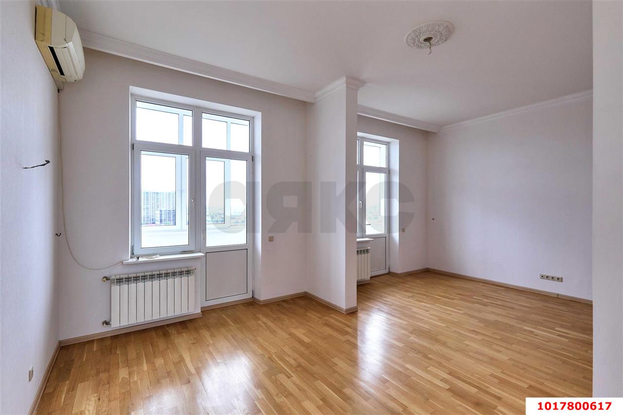 Фото №9: 3-комнатная квартира <span class="whitespace-nowrap">160 м²</span>, <span class="whitespace-nowrap">15/16 эт.</span> - Краснодар, Западный внутригородской округ, мкр. Кожзавод, ул. Володи Головатого, 109