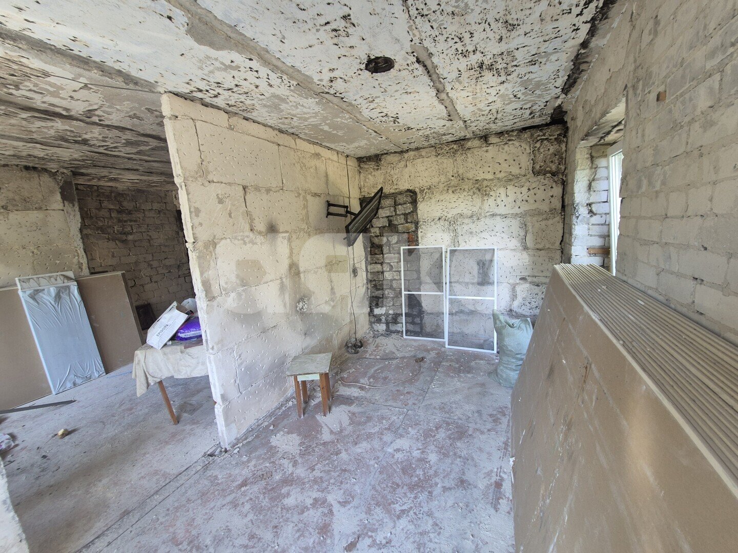 Фото №2: 2-комнатная квартира <span class="whitespace-nowrap">41 м²</span>, <span class="whitespace-nowrap">2/4 эт.</span> - Волгоград, Кировский, мкр. Развилка, ул. Губкина, 9