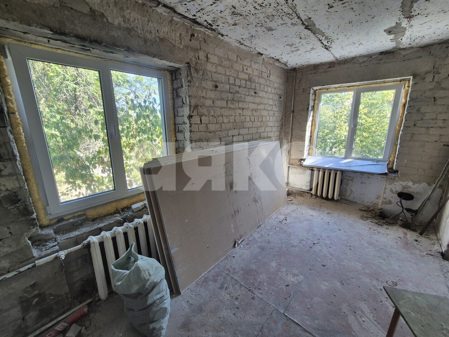 Фото №1: 2-комнатная квартира <span class="whitespace-nowrap">41 м²</span>, <span class="whitespace-nowrap">2/4 эт.</span> - Волгоград, Кировский, мкр. Развилка, ул. Губкина, 9
