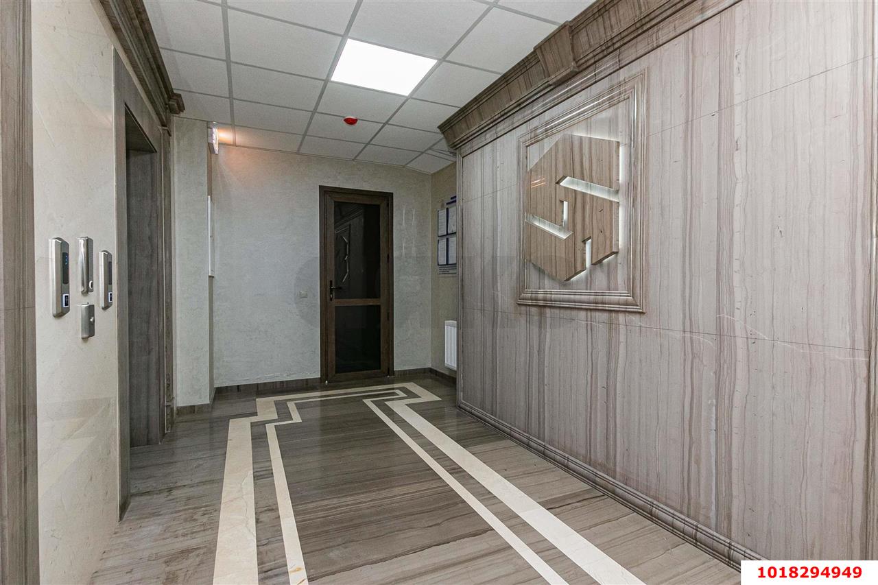 Фото №9: 2-комнатная квартира <span class="whitespace-nowrap">86 м²</span>, <span class="whitespace-nowrap">13/16 эт.</span> - Краснодар, Центральный внутригородской округ, мкр. Центральный, ул. Митрофана Седина, 51/1