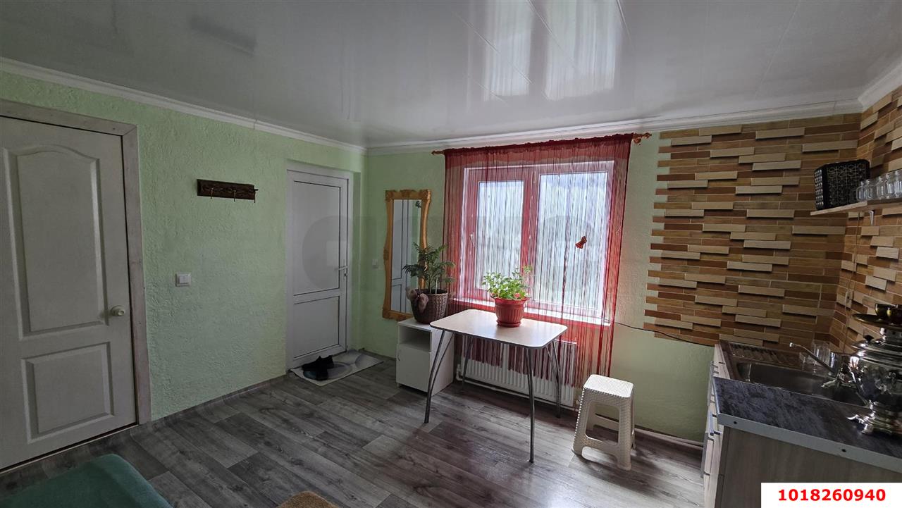 Фото №19: Дом <span class="whitespace-nowrap">64 м²</span> <span class="whitespace-nowrap">+ 6 сот.</span>, <span class="whitespace-nowrap">2 эт.</span> - Новотитаровская, ул. Таманская, 8