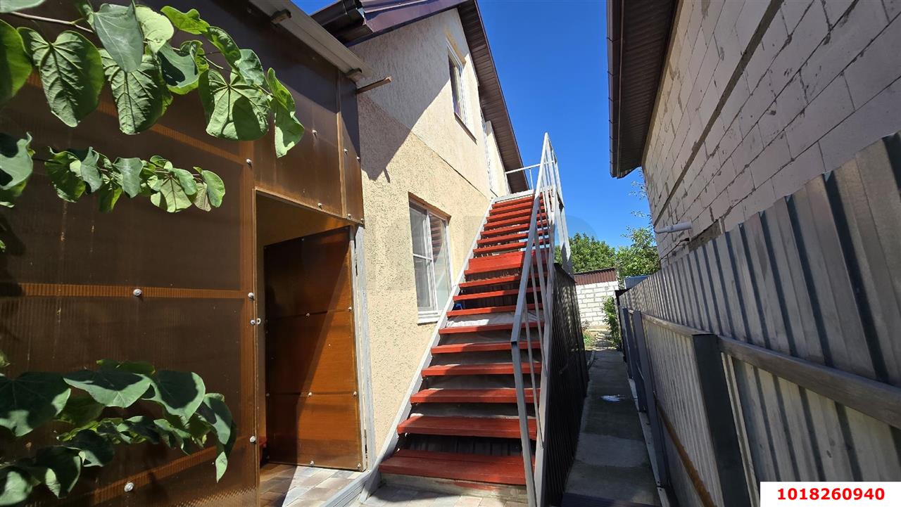 Фото №10: Дом <span class="whitespace-nowrap">64 м²</span> <span class="whitespace-nowrap">+ 6 сот.</span>, <span class="whitespace-nowrap">2 эт.</span> - Новотитаровская, ул. Таманская, 8