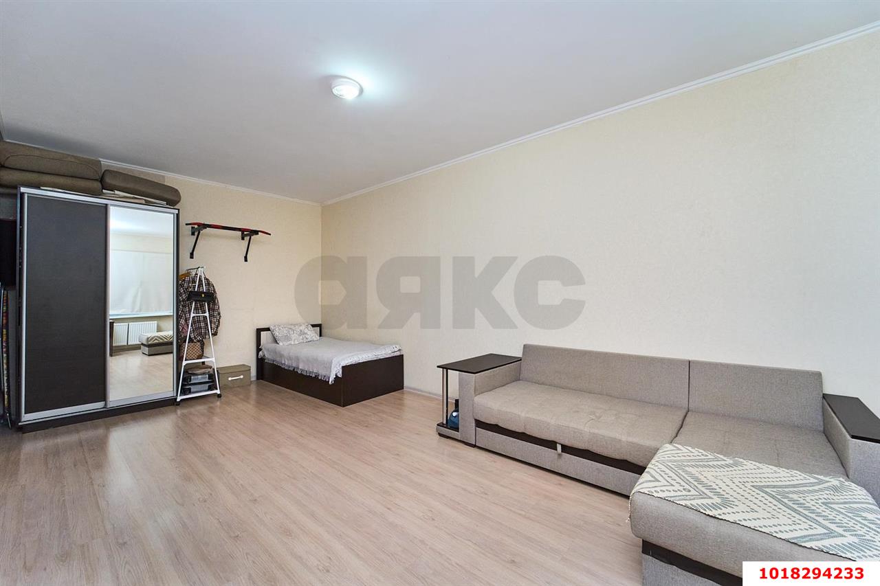 Фото №3: 1-комнатная квартира <span class="whitespace-nowrap">48 м²</span>, <span class="whitespace-nowrap">15/16 эт.</span> - Краснодар, Карасунский внутригородской округ, Комсомольский, мкр. ЖК Пересвет-Карасунский, ул. Сормовская, 212