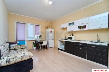 Фото №1: 1-комнатная квартира <span class="whitespace-nowrap">44 м²</span>, <span class="whitespace-nowrap">15/16 эт.</span> - Краснодар, мкр. ЖК Пересвет-Карасунский, ул. Сормовская, 212