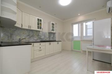 Фото №1: 1-комнатная квартира <span class="whitespace-nowrap">47 м²</span>, <span class="whitespace-nowrap">12/20 эт.</span> - Краснодар, мкр. Центральный, ул. Октябрьская, 181/2к1