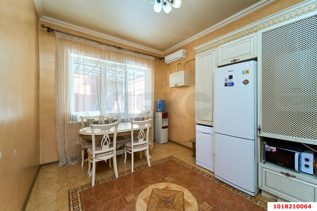 Фото №5: Дом <span class="whitespace-nowrap">266 м²</span> <span class="whitespace-nowrap">+ 4 сот.</span>, <span class="whitespace-nowrap">1 эт.</span> - Краснодар, Карасунский внутригородской округ, мкр. Хлопчато-бумажный Комбинат, пр-д 4-й  Васнецова, 3