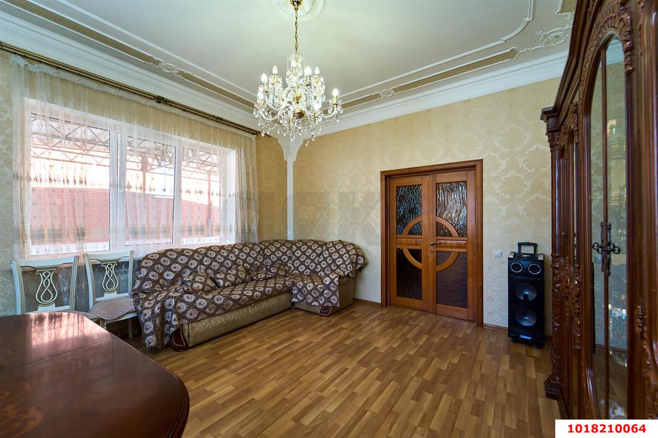 Фото №8: Дом <span class="whitespace-nowrap">266 м²</span> <span class="whitespace-nowrap">+ 4 сот.</span>, <span class="whitespace-nowrap">1 эт.</span> - Краснодар, Карасунский внутригородской округ, мкр. Хлопчато-бумажный Комбинат, пр-д 4-й  Васнецова, 3