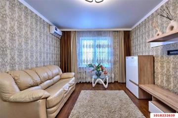 Фото №1: 3-комнатная квартира <span class="whitespace-nowrap">74 м²</span>, <span class="whitespace-nowrap">1/16 эт.</span> - Краснодар, мкр. Московский,