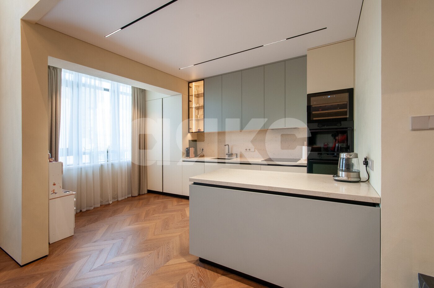 Фото №7: 4-комнатная квартира <span class="whitespace-nowrap">170 м²</span>, <span class="whitespace-nowrap">22/23 эт.</span> - Москва, ул. Красная Сосна, 3А