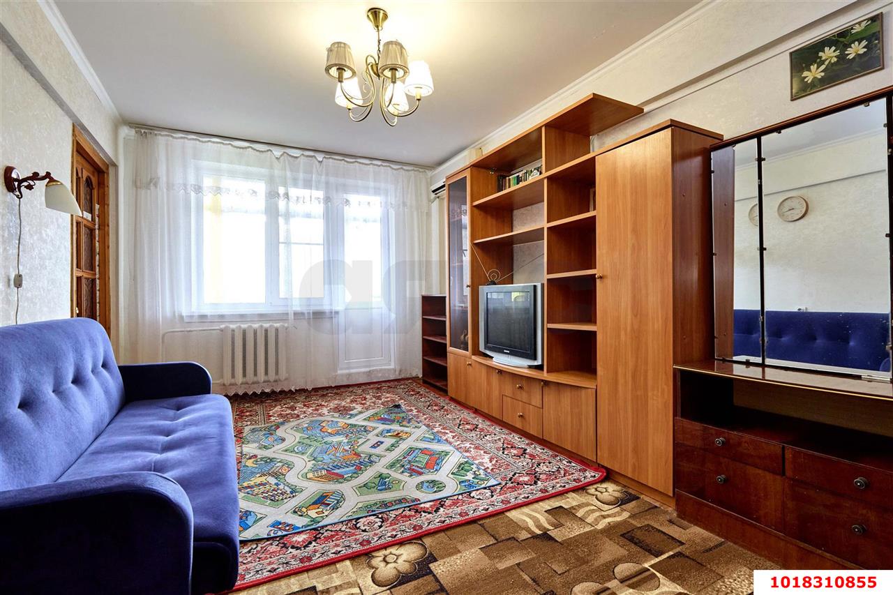 Фото №1: 3-комнатная квартира <span class="whitespace-nowrap">53 м²</span>, <span class="whitespace-nowrap">5/5 эт.</span> - Краснодар, Прикубанский внутригородской округ, мкр. Фестивальный, ул. Яна Полуяна, 34