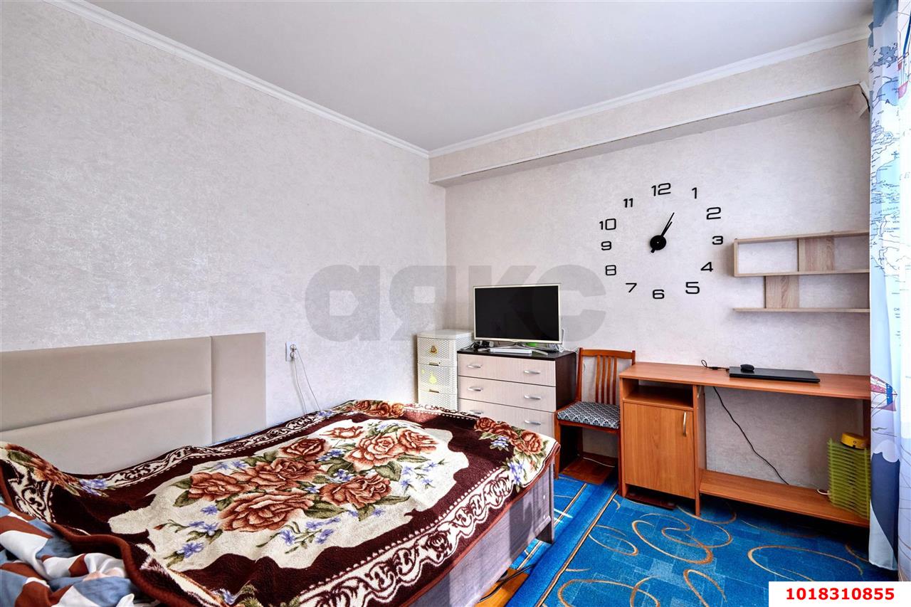Фото №3: 3-комнатная квартира <span class="whitespace-nowrap">53 м²</span>, <span class="whitespace-nowrap">5/5 эт.</span> - Краснодар, Прикубанский внутригородской округ, мкр. Фестивальный, ул. Яна Полуяна, 34