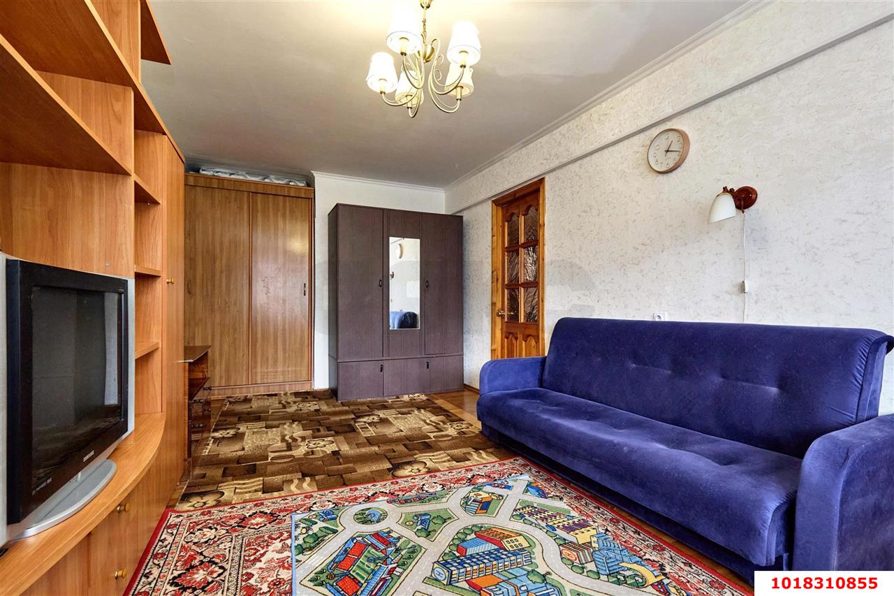 Фото №2: 3-комнатная квартира <span class="whitespace-nowrap">53 м²</span>, <span class="whitespace-nowrap">5/5 эт.</span> - Краснодар, Прикубанский внутригородской округ, мкр. Фестивальный, ул. Яна Полуяна, 34