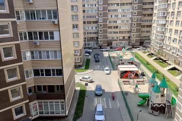 Фото №1: 2-комнатная квартира <span class="whitespace-nowrap">47 м²</span>, <span class="whitespace-nowrap">6/9 эт.</span> - Краснодар, мкр. жилой комплекс Дыхание, ул. Лётчика Позднякова, 2к10