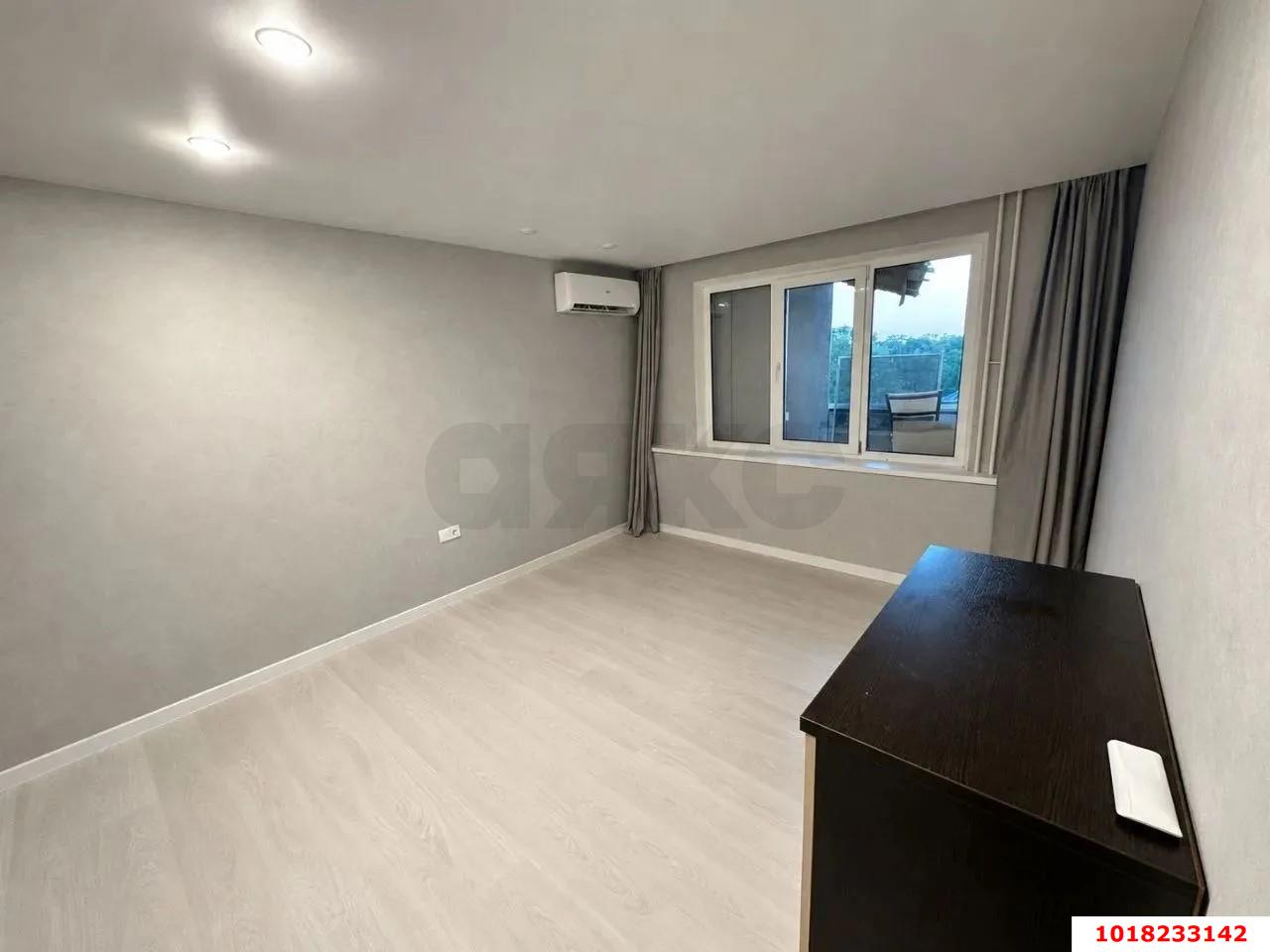 Фото №4: 1-комнатная квартира <span class="whitespace-nowrap">42 м²</span>, <span class="whitespace-nowrap">6/16 эт.</span> - Краснодар, Прикубанский внутригородской округ, мкр. Завод Измерительных Приборов, ул. имени 40-летия Победы, 33/10