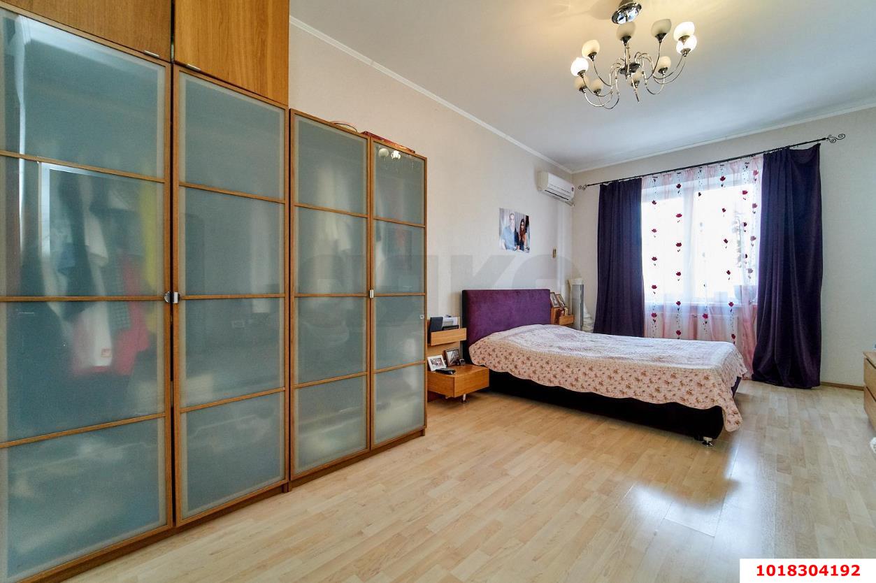 Фото №12: 3-комнатная квартира <span class="whitespace-nowrap">157 м²</span>, <span class="whitespace-nowrap">7/8 эт.</span> - Краснодар, Прикубанский внутригородской округ, мкр. Восточно-Кругликовский, ул. Черкасская, 81