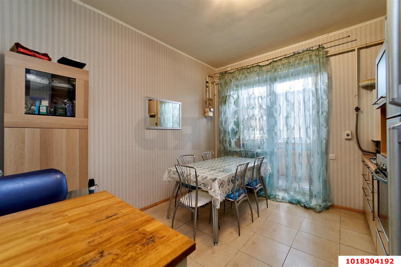 Фото №2: 3-комнатная квартира <span class="whitespace-nowrap">157 м²</span>, <span class="whitespace-nowrap">7/8 эт.</span> - Краснодар, Прикубанский внутригородской округ, мкр. Восточно-Кругликовский, ул. Черкасская, 81