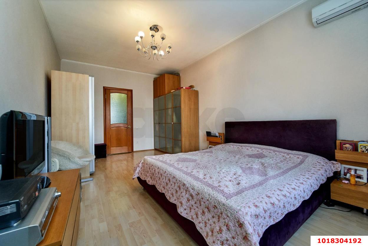 Фото №13: 3-комнатная квартира <span class="whitespace-nowrap">157 м²</span>, <span class="whitespace-nowrap">7/8 эт.</span> - Краснодар, Прикубанский внутригородской округ, мкр. Восточно-Кругликовский, ул. Черкасская, 81