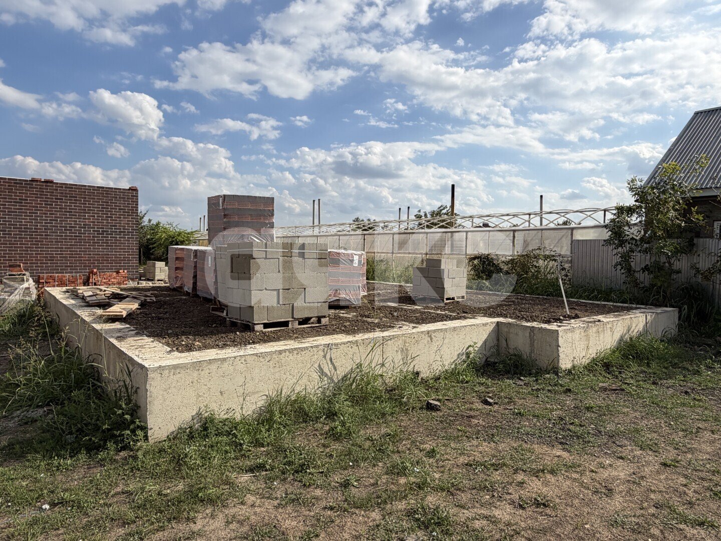 Фото №6: Дом <span class="whitespace-nowrap">110 м²</span> <span class="whitespace-nowrap">+ 3 сот.</span>, <span class="whitespace-nowrap">1 эт.</span> - Центральной усадьбы опытной станции ВНИИМК, ул. Щербины
